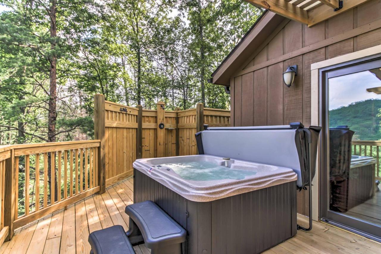 Private Sevierville Cabin With Mountain Views And Loft Екстериор снимка